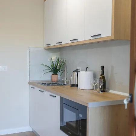 לינה וארוחת בוקר Tabaku בראט